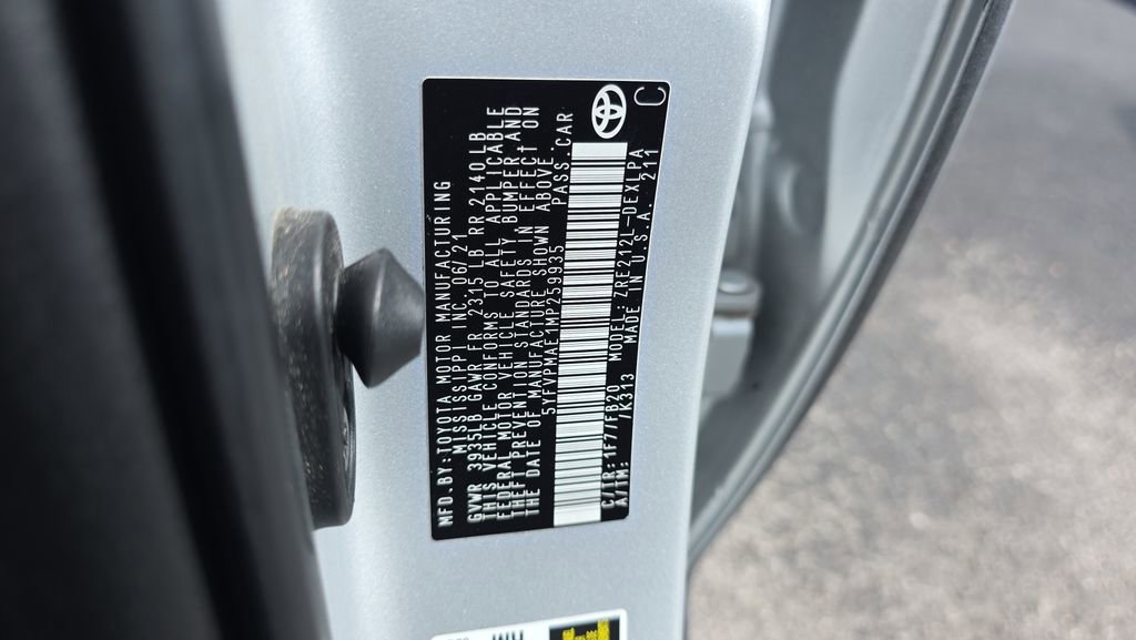 Used 2021 Toyota Corolla LE w/ LE Convenience Package FWD image 28