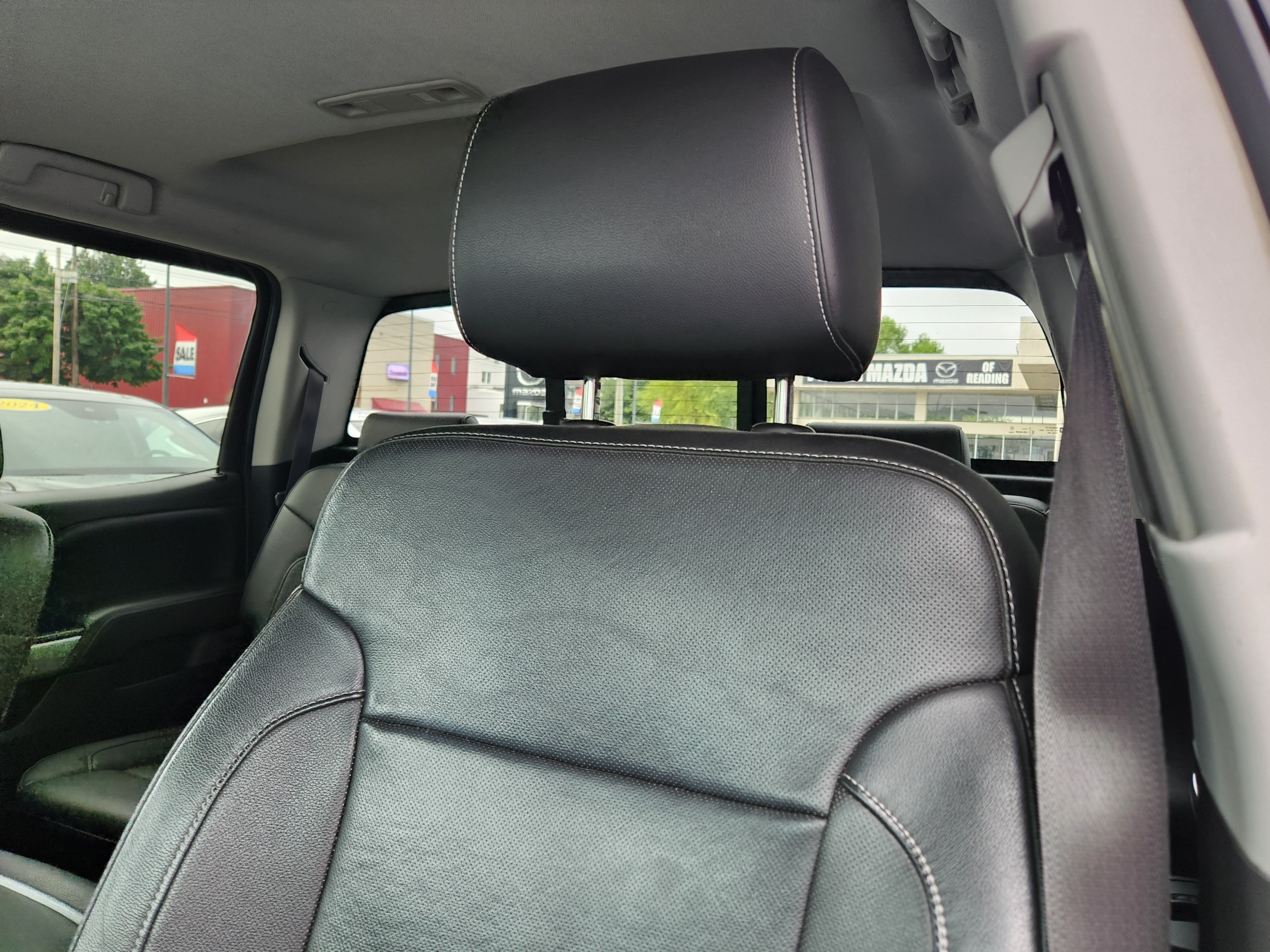 Used 2015 Chevrolet Silverado 1500 LTZ Z71 w/ LTZ Plus Package AWD/4WD image 11