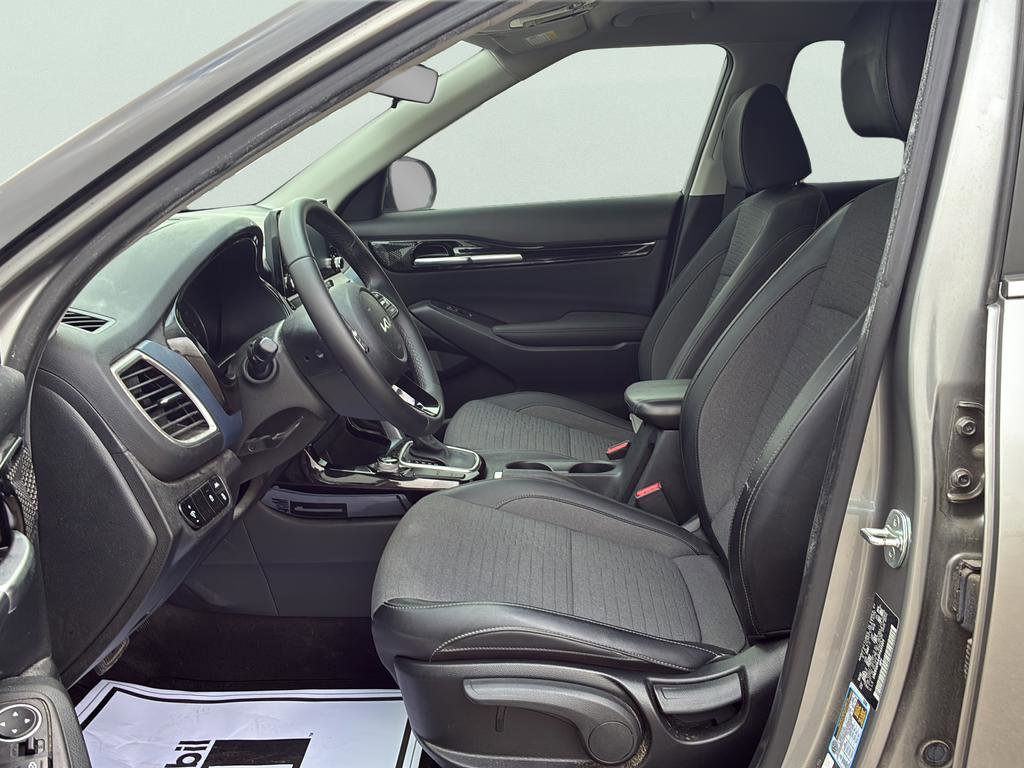 Used 2023 Kia Seltos S FWD image 22