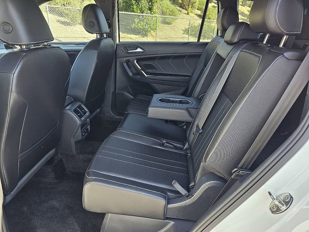 Used 2024 Volkswagen Tiguan SE R-Line image 22