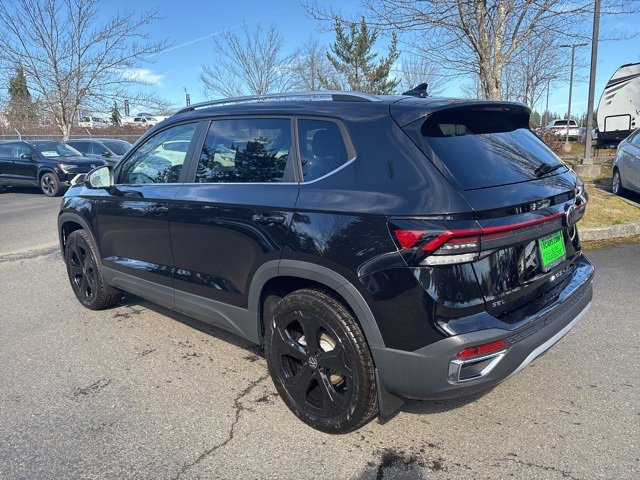 New 2025 Volkswagen Taos SEL image 10