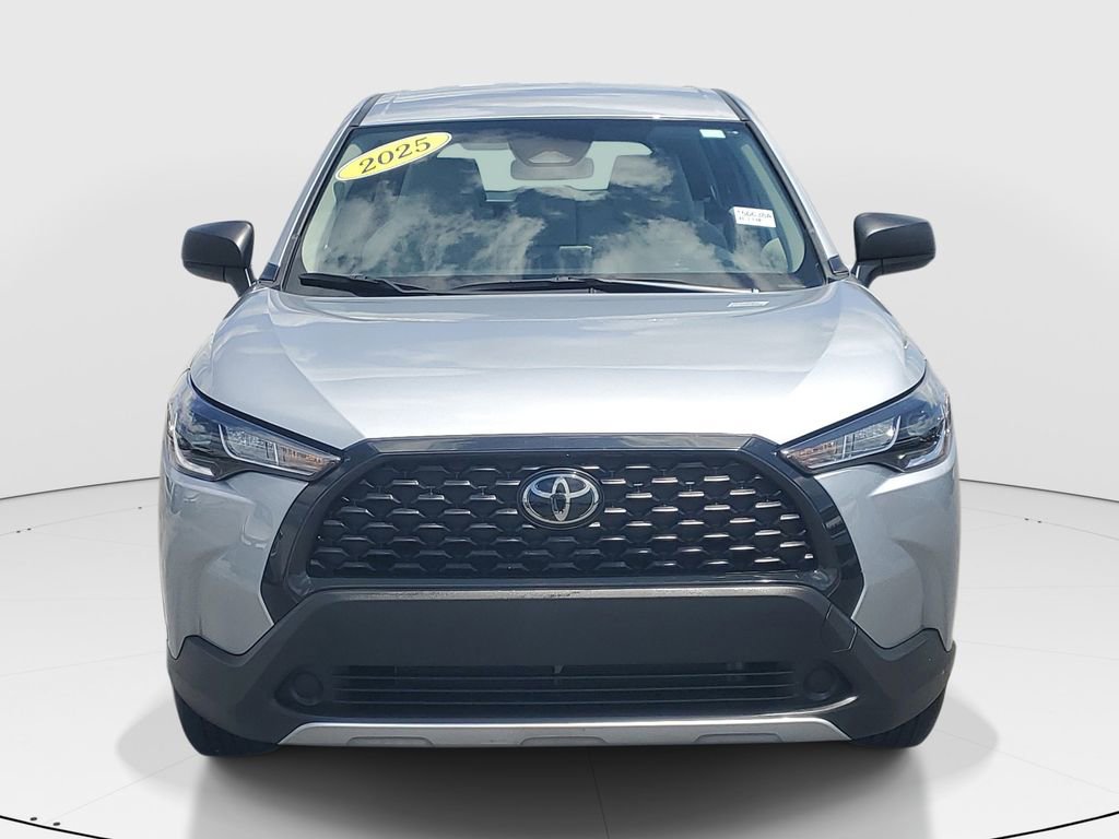 Used 2025 Toyota Corolla Cross L FWD image 2