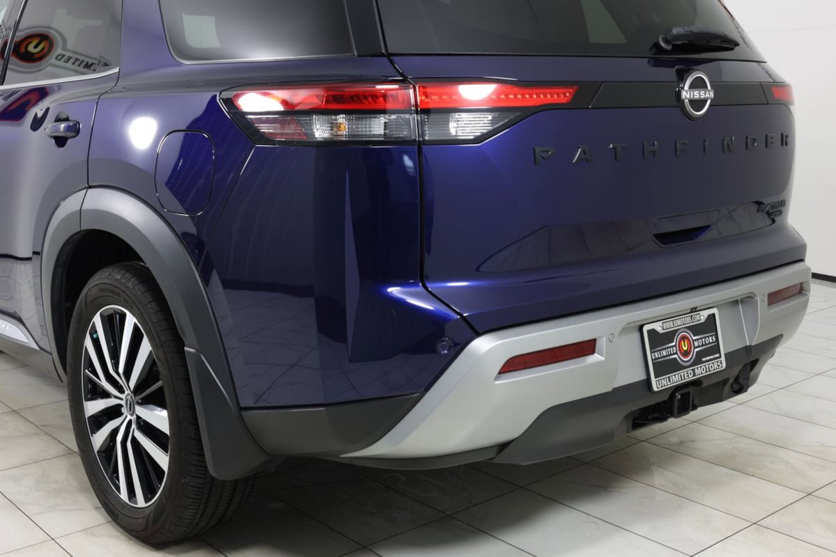 Used 2023 Nissan Pathfinder Platinum AWD/4WD image 49