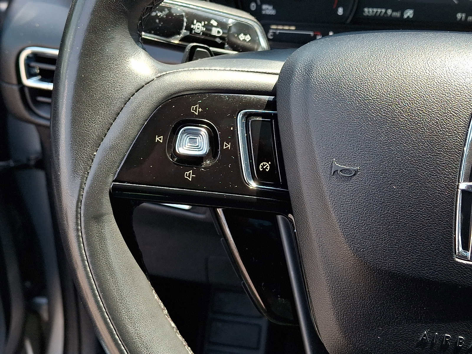 Used 2022 Lincoln Corsair AWD w/ Premium Package image 22