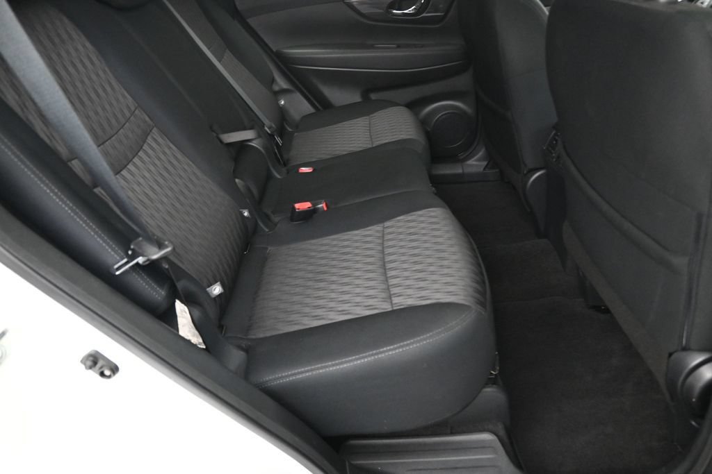 Used 2020 Nissan Rogue SV w/ Premium Package AWD/4WD image 19