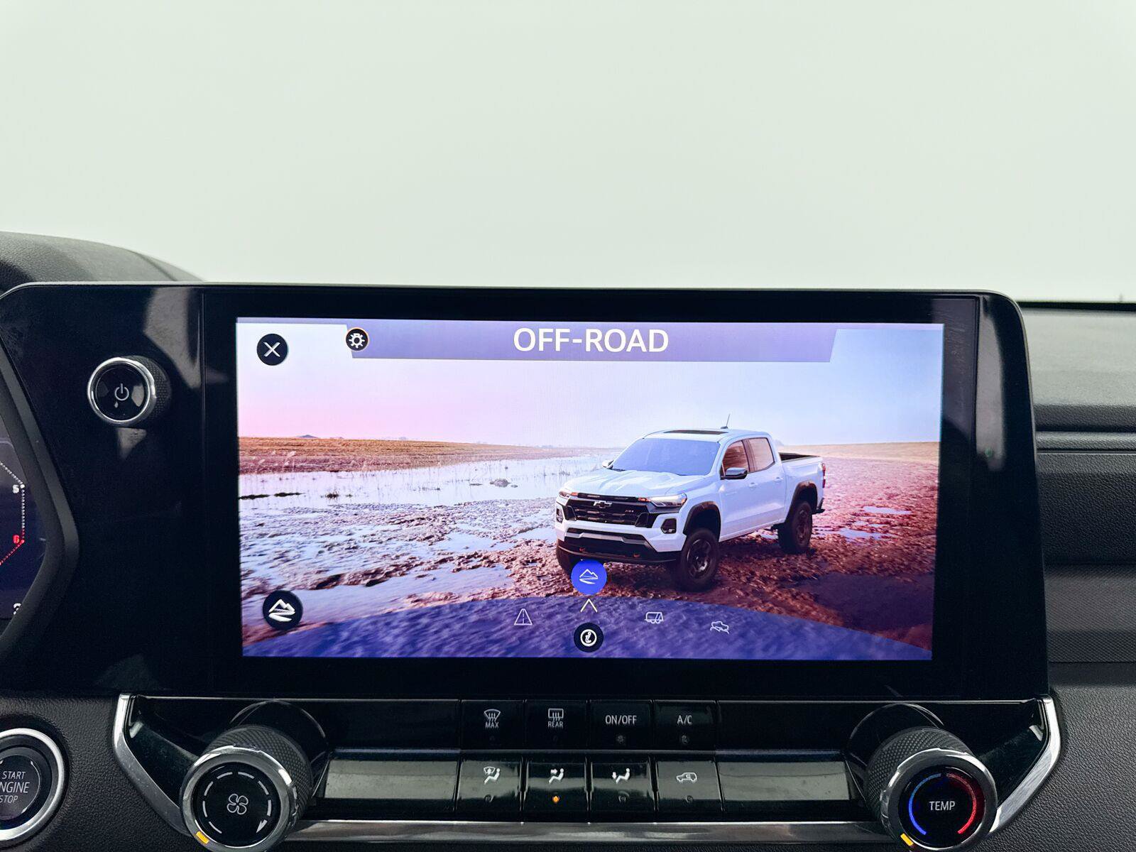 Used 2024 Chevrolet Colorado Trail Boss w/ Advanced Trailering Package AWD/4WD image 11