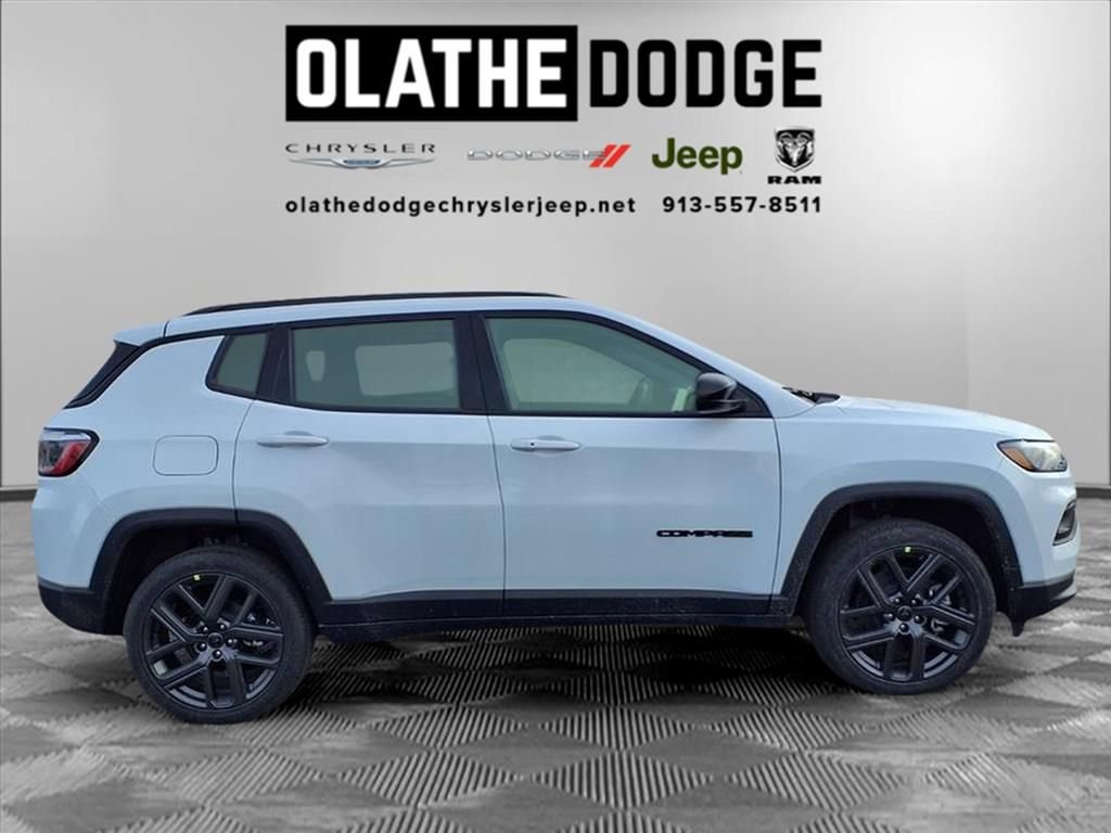 New 2026 Jeep Compass Latitude image 25