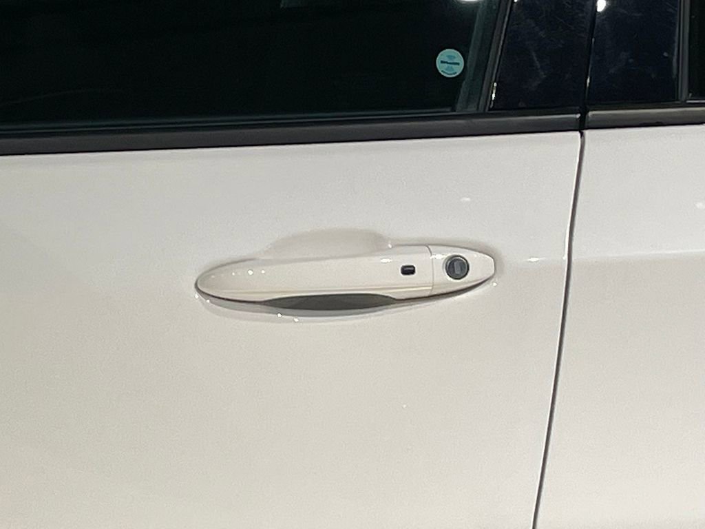 Used 2019 Jeep Compass Latitude w/ Safety & Security Group image 16