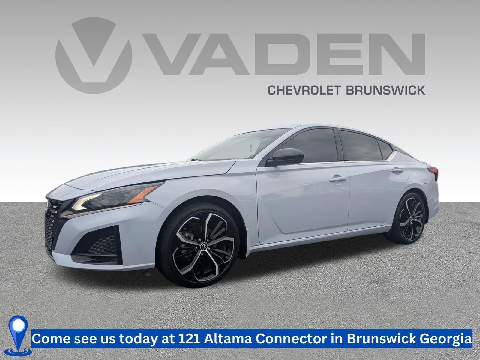 Used 2023 Nissan Altima 2.5 SR FWD image 1