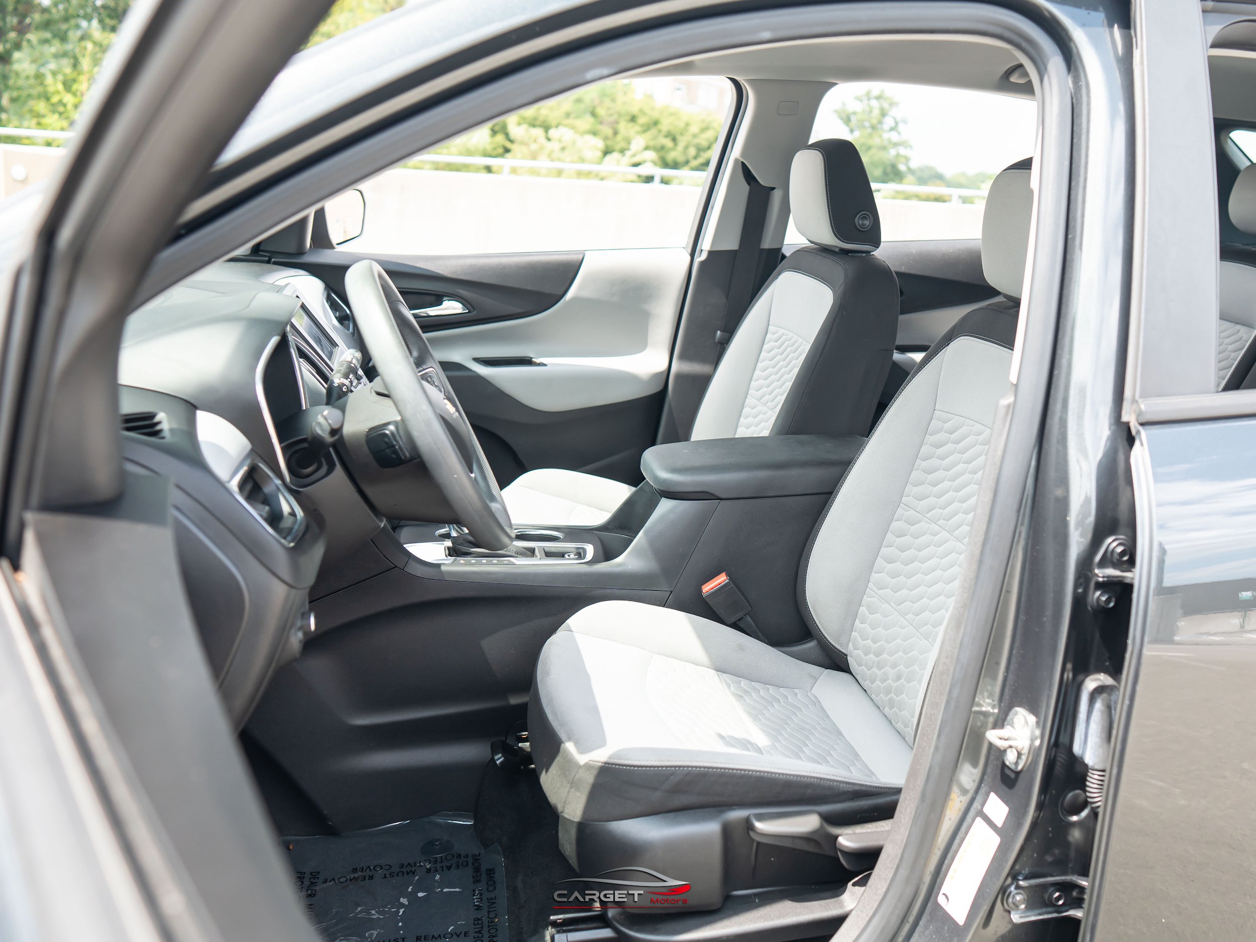 Used 2020 Chevrolet Equinox LS FWD image 16