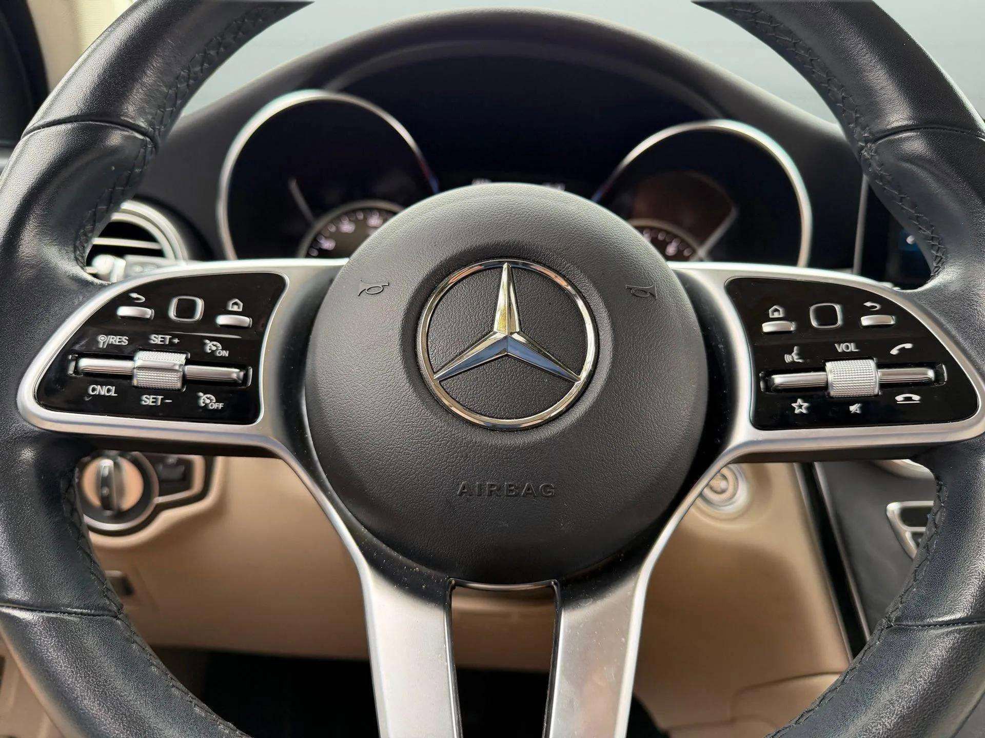 Used 2022 Mercedes-Benz GLC 300 image 32