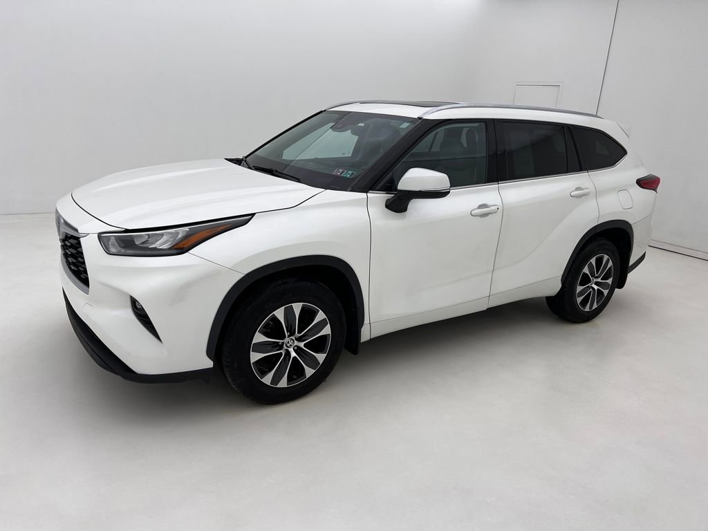 Used 2020 Toyota Highlander XLE image 5