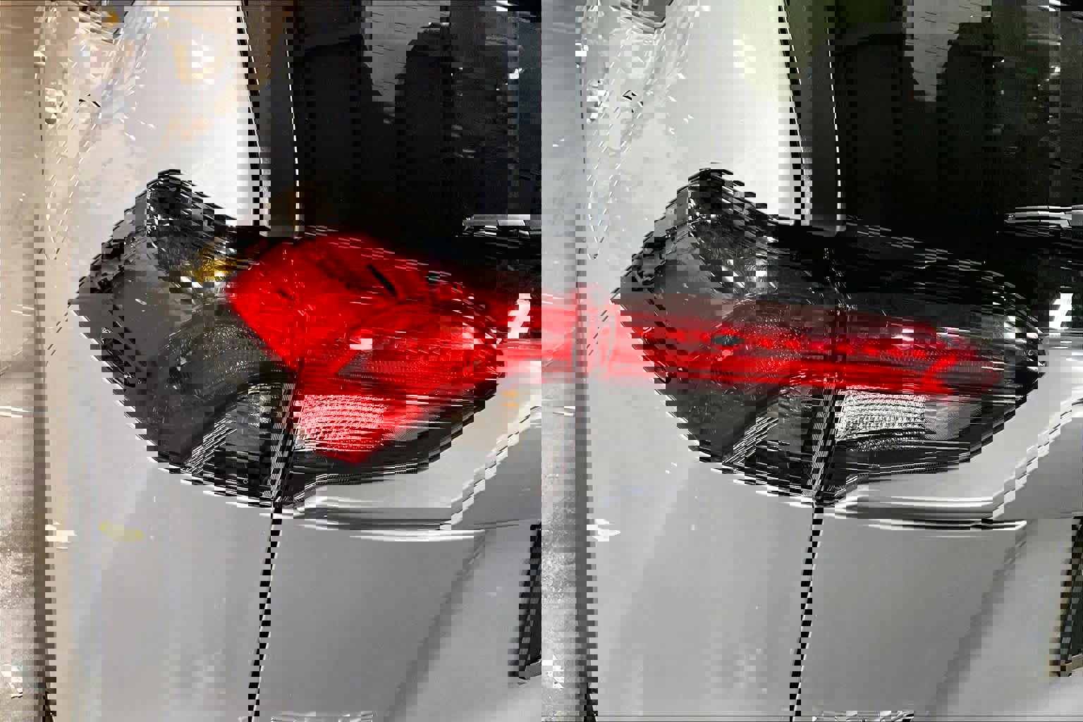 Used 2025 Toyota RAV4 XLE AWD/4WD image 29