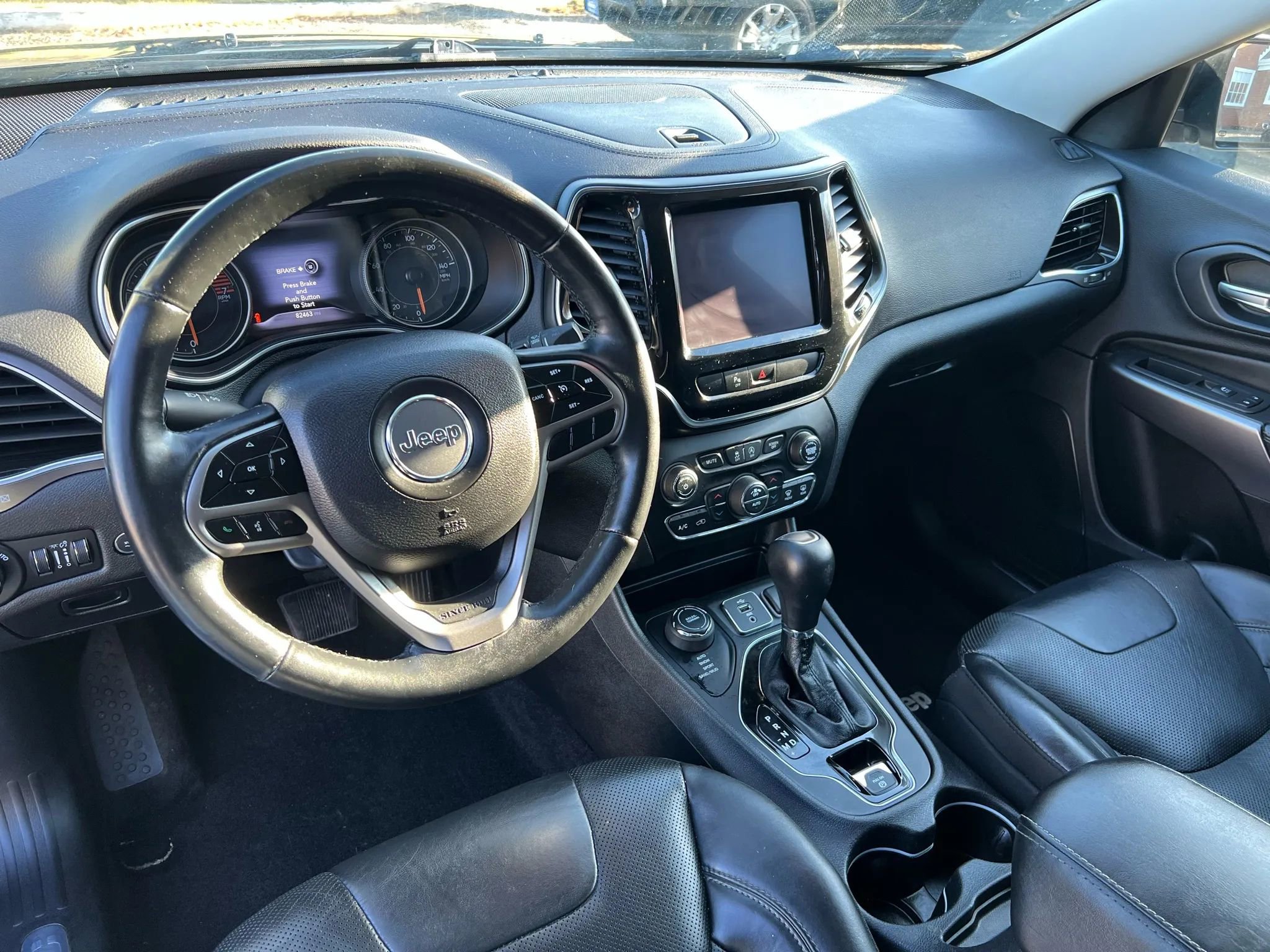 Used 2019 Jeep Cherokee Limited image 14