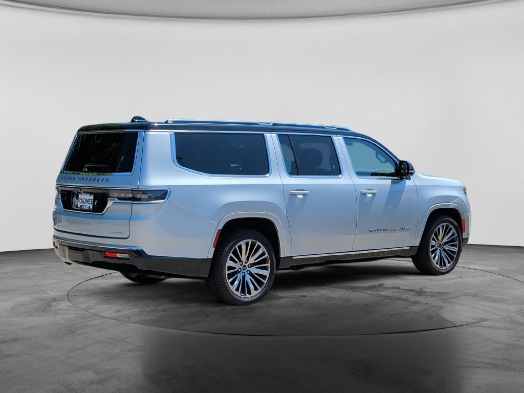 Used 2024 Jeep Grand Wagoneer L Series III AWD/4WD image 7