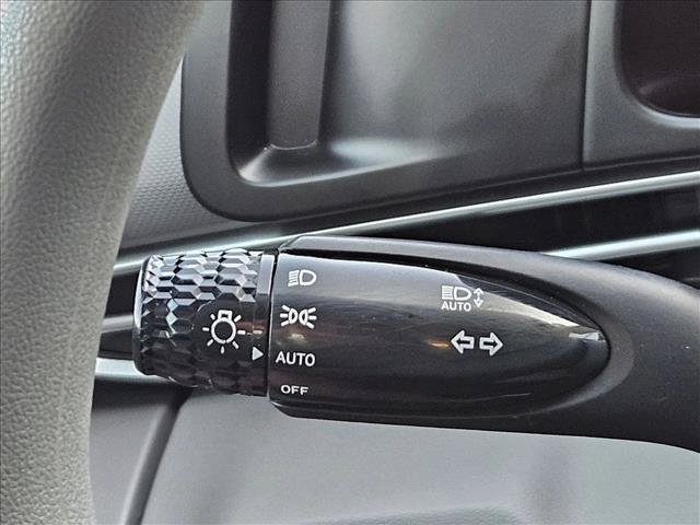 Used 2021 Hyundai Elantra SE FWD image 21