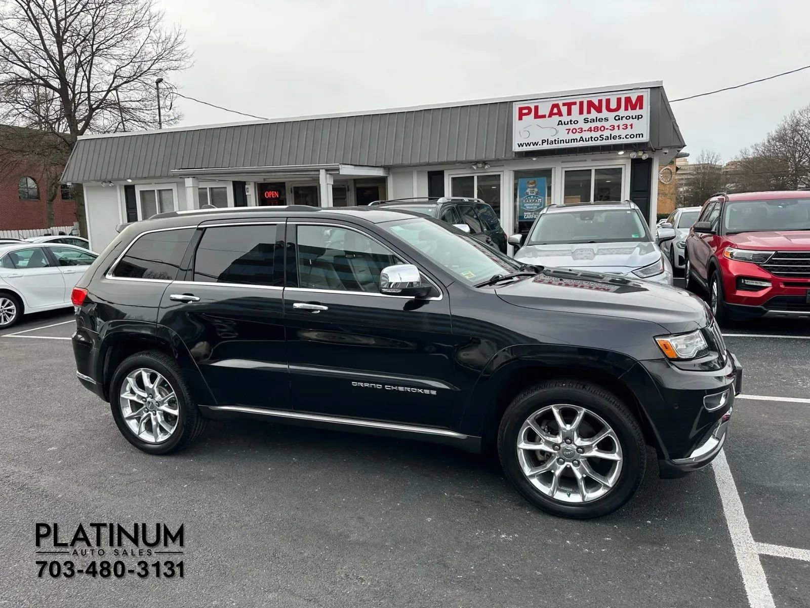 Used 2014 Jeep Grand Cherokee Summit image 2