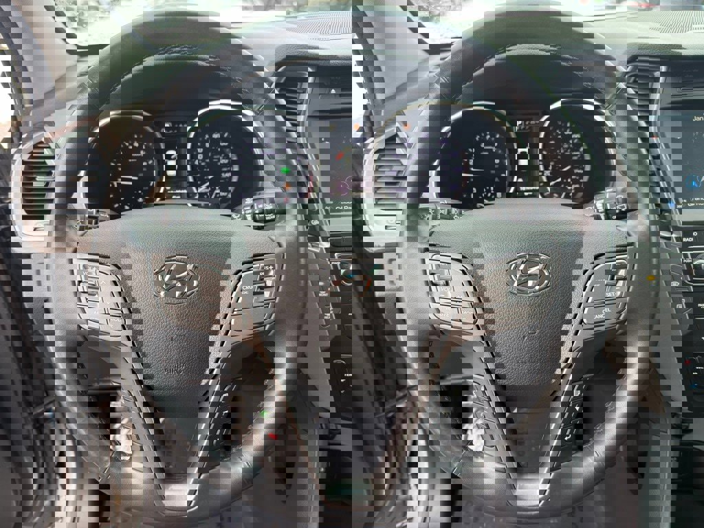 Used 2017 Hyundai Santa Fe Sport image 18