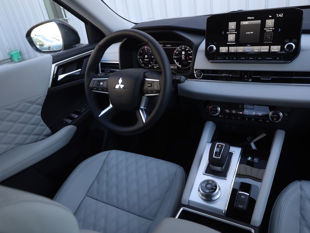 New 2025 Mitsubishi Outlander SEL image 26