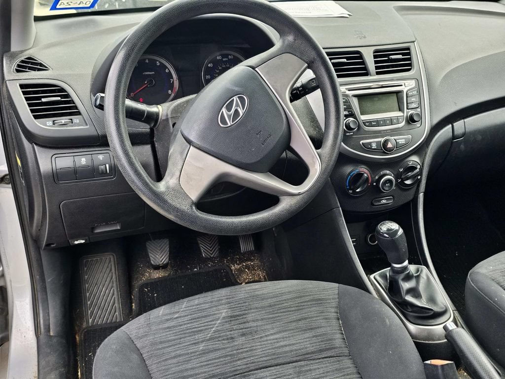 Used 2017 Hyundai Accent SE FWD image 19
