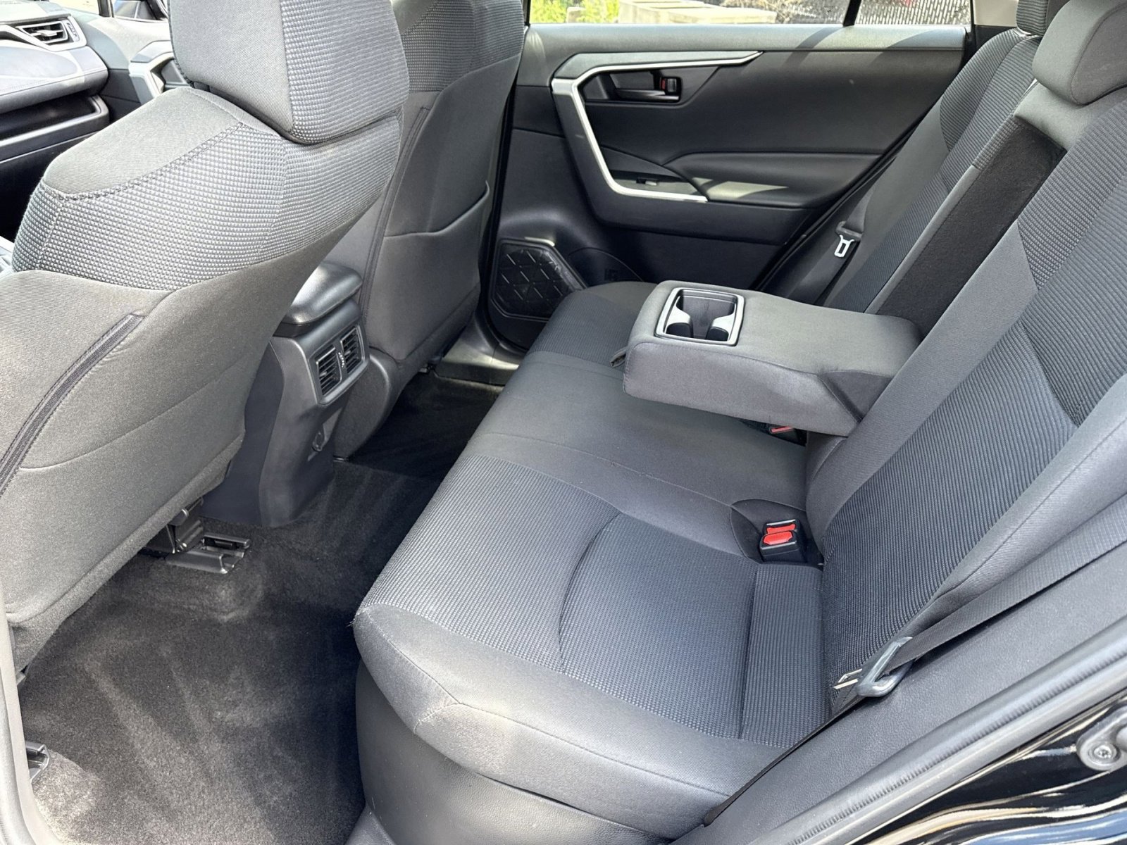 Used 2025 Toyota RAV4 LE AWD/4WD image 26