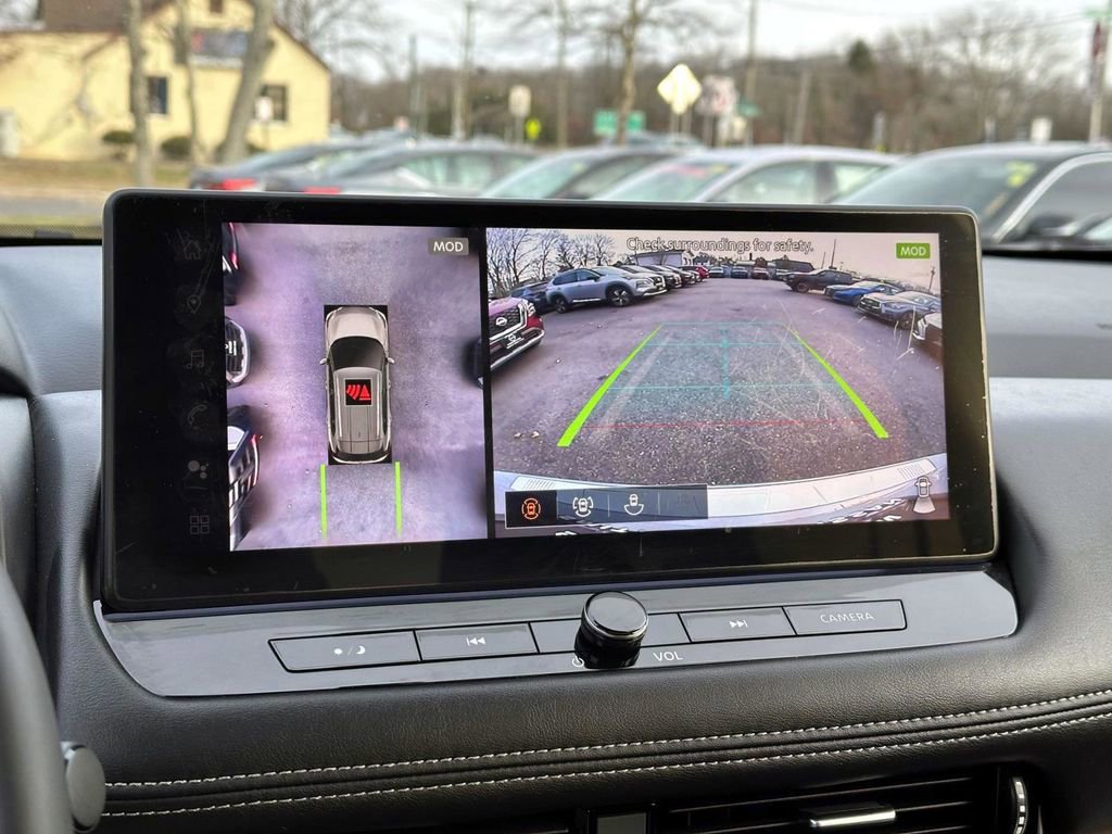 Certified 2025 Nissan Rogue Platinum w/ Tech Package image 32