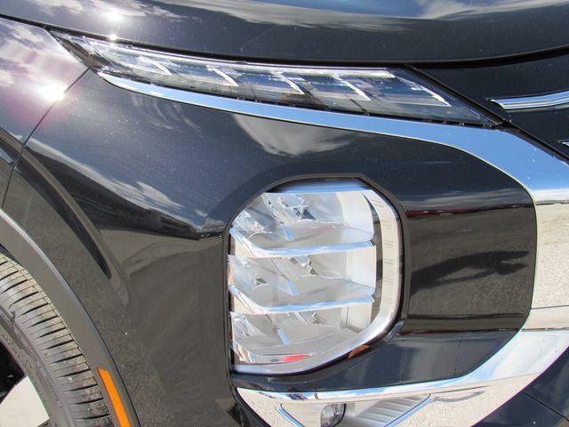 New 2026 Mitsubishi Outlander SE FWD image 10