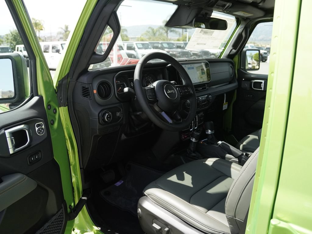 New 2026 Jeep Gladiator Mojave w/ Steel Bumper Group AWD/4WD image 19