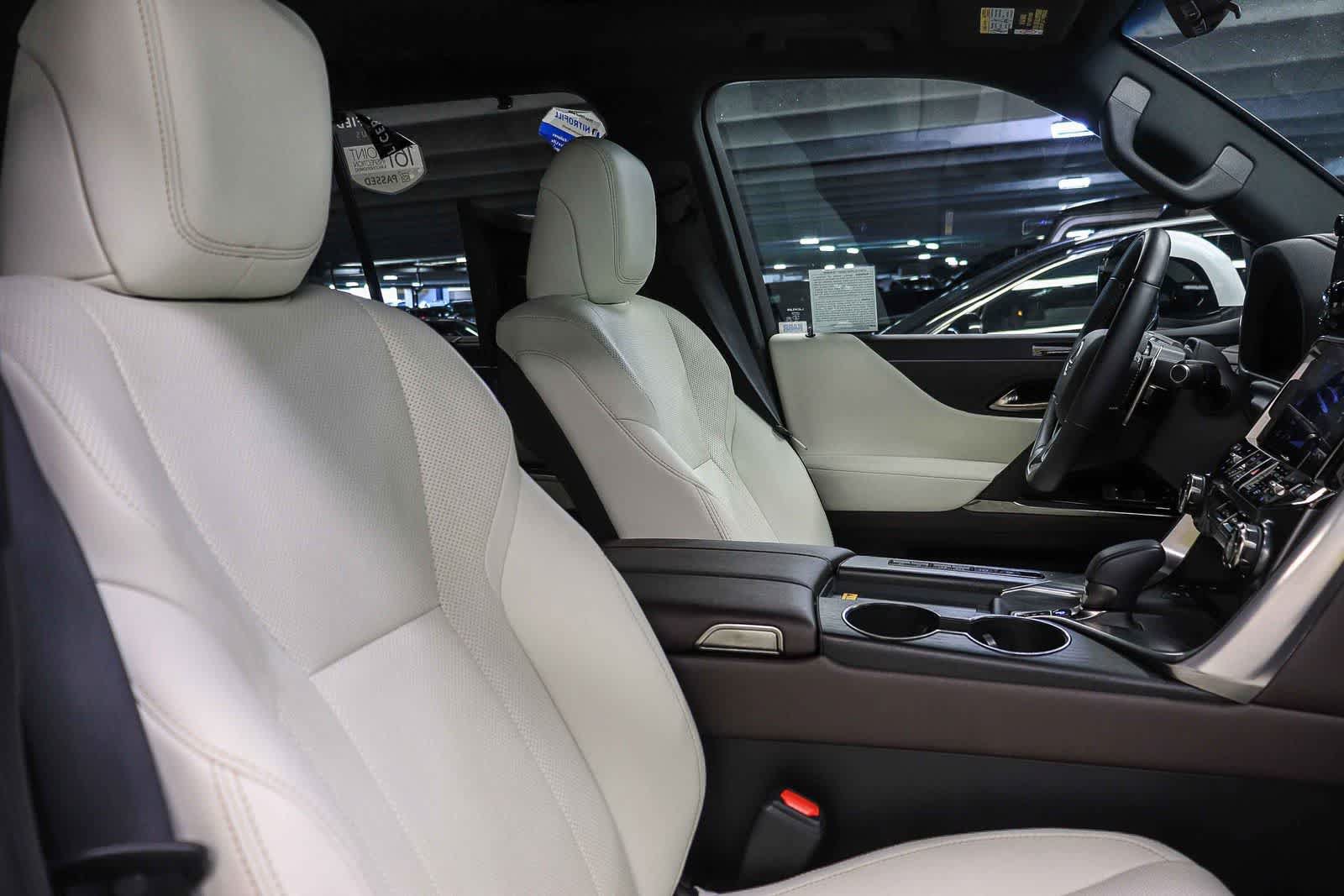 Certified 2025 Lexus LX 700h Luxury AWD/4WD image 18