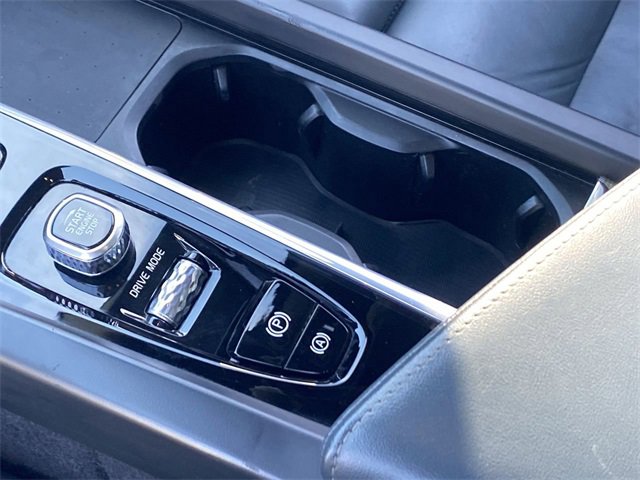 Used 2021 Volvo XC60 T8 R-Design w/ Advanced Package image 33