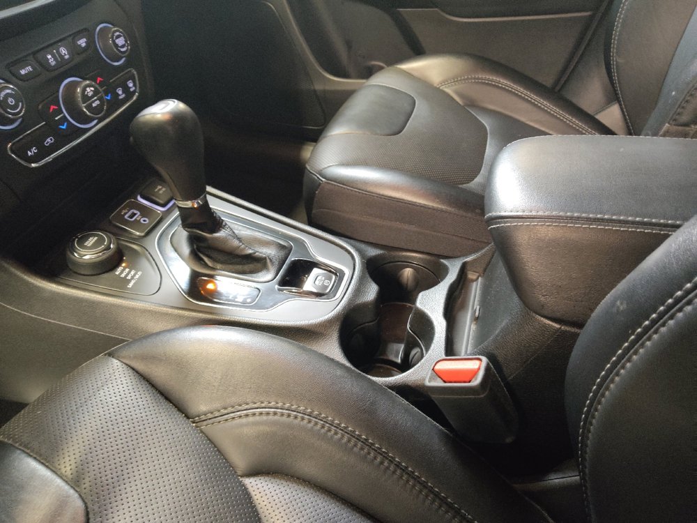 Used 2023 Jeep Cherokee Altitude Lux image 26