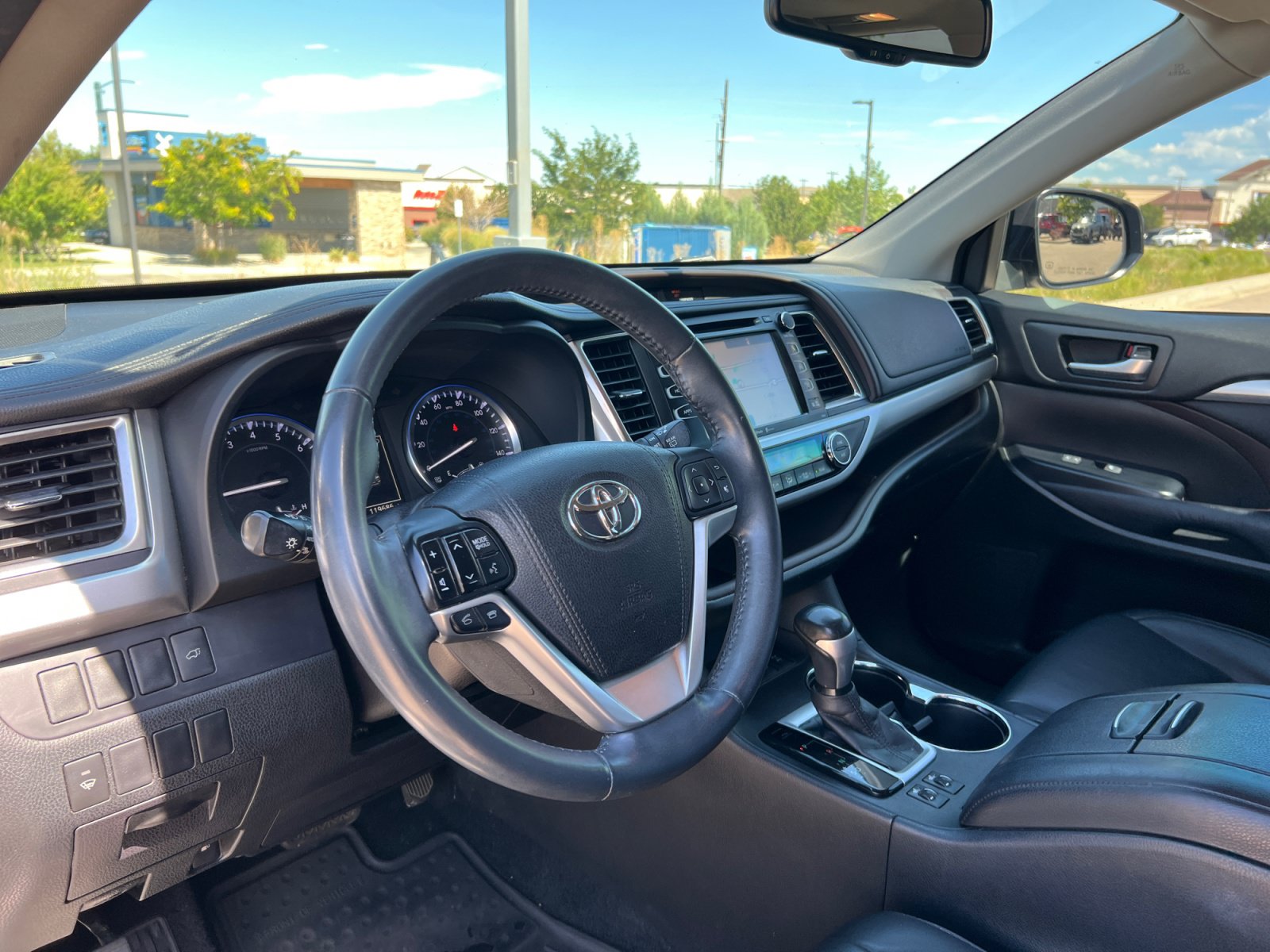 Used 2015 Toyota Highlander XLE AWD/4WD image 13