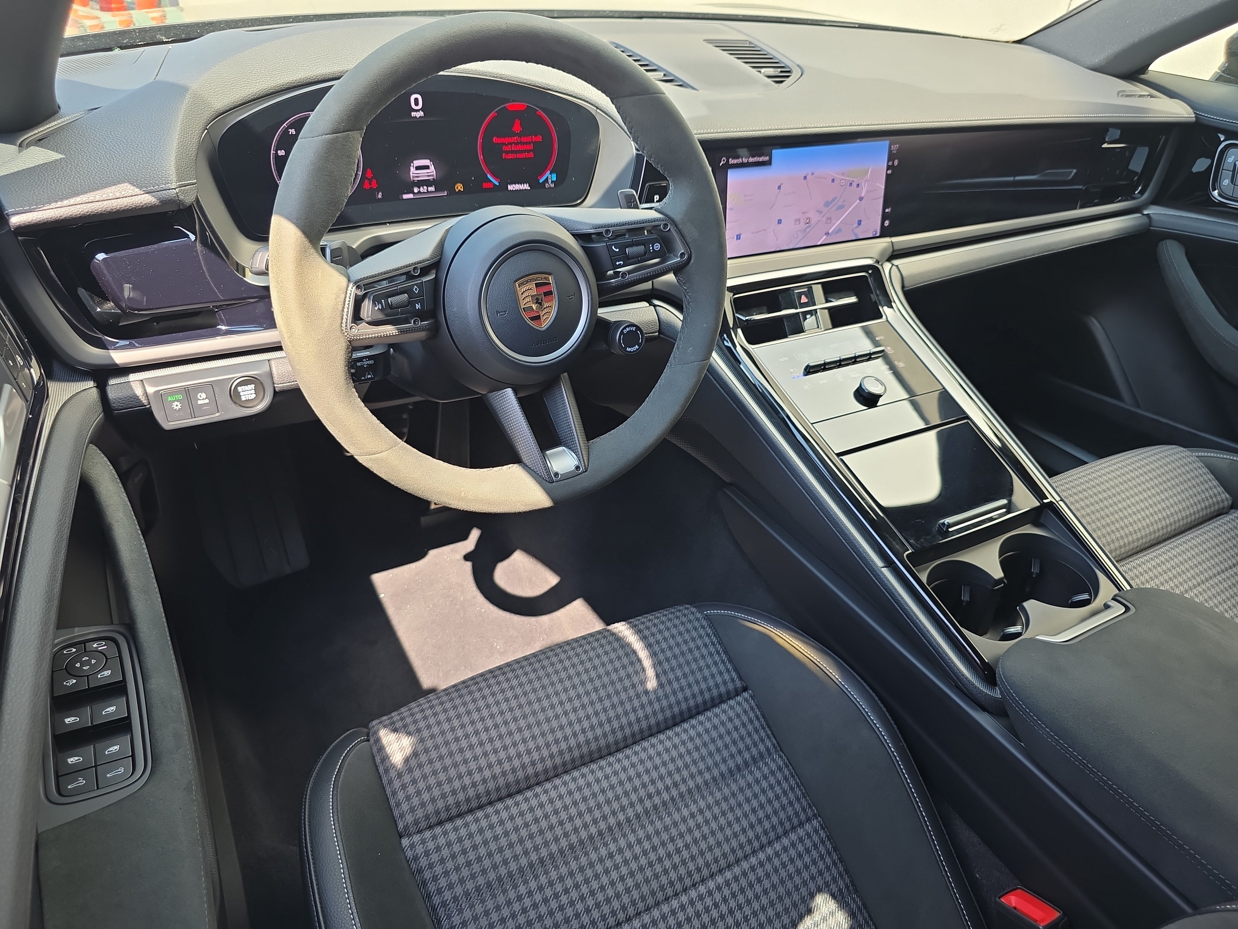 Certified 2024 Porsche Panamera image 4