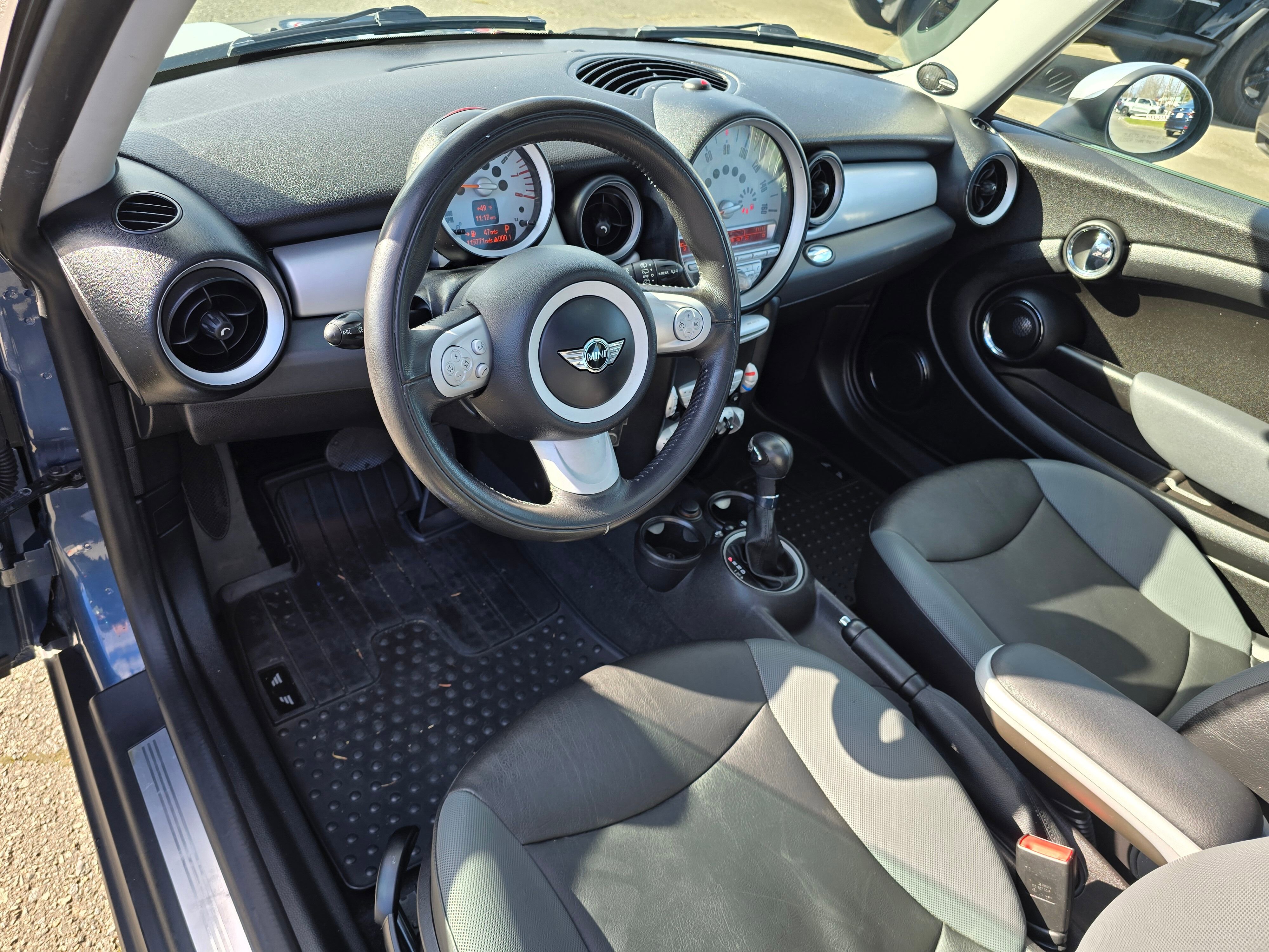 Used 2010 MINI Cooper Clubman Hardtop image 22