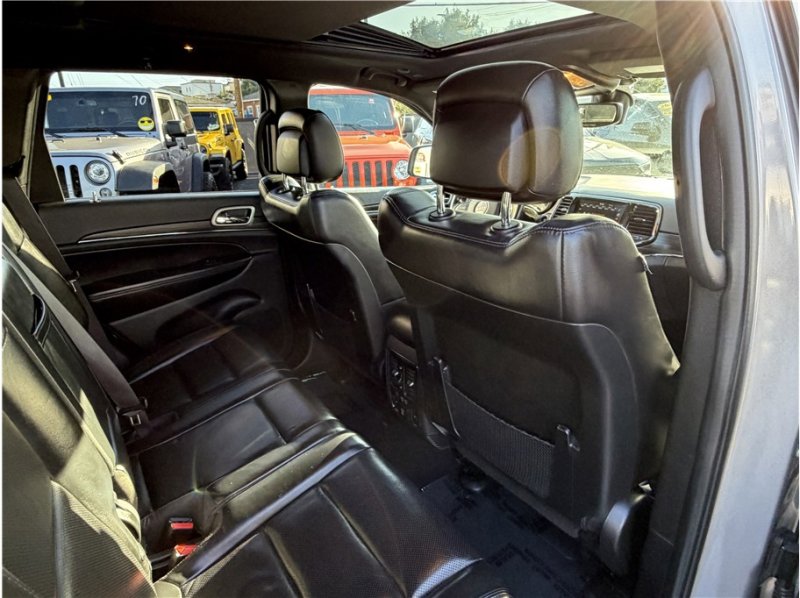 Used 2020 Jeep Grand Cherokee Limited w/ Luxury Group II image 27