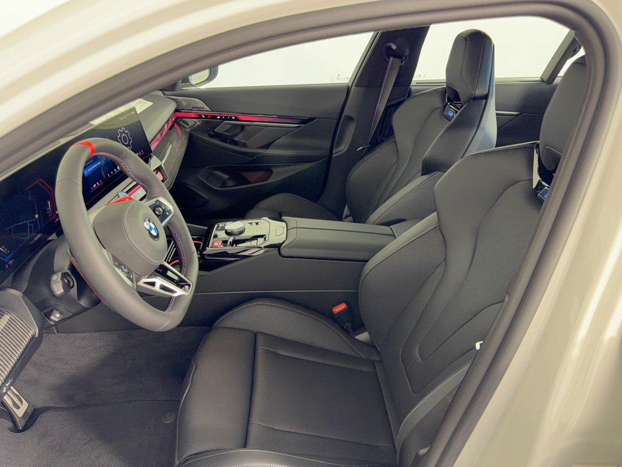 New 2027 BMW M5 w/ Carbon Package AWD/4WD image 5