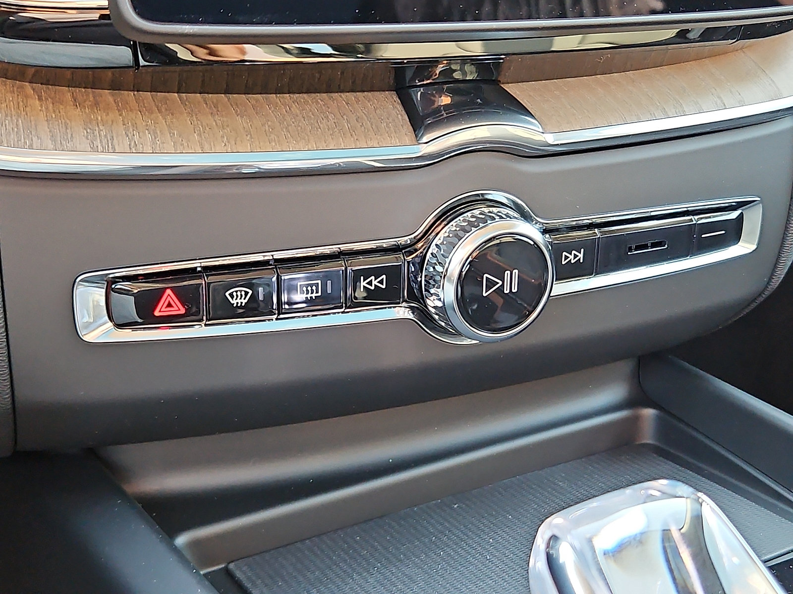 New 2026 Volvo XC60 T8 Plus w/ Protection Package Premier AWD/4WD image 14