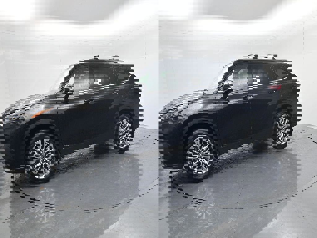 New 2026 Toyota Highlander Platinum image 4