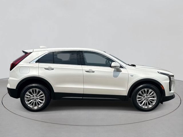 Certified 2024 Cadillac XT4 Luxury w/ Cold Weather Package AWD/4WD image 4