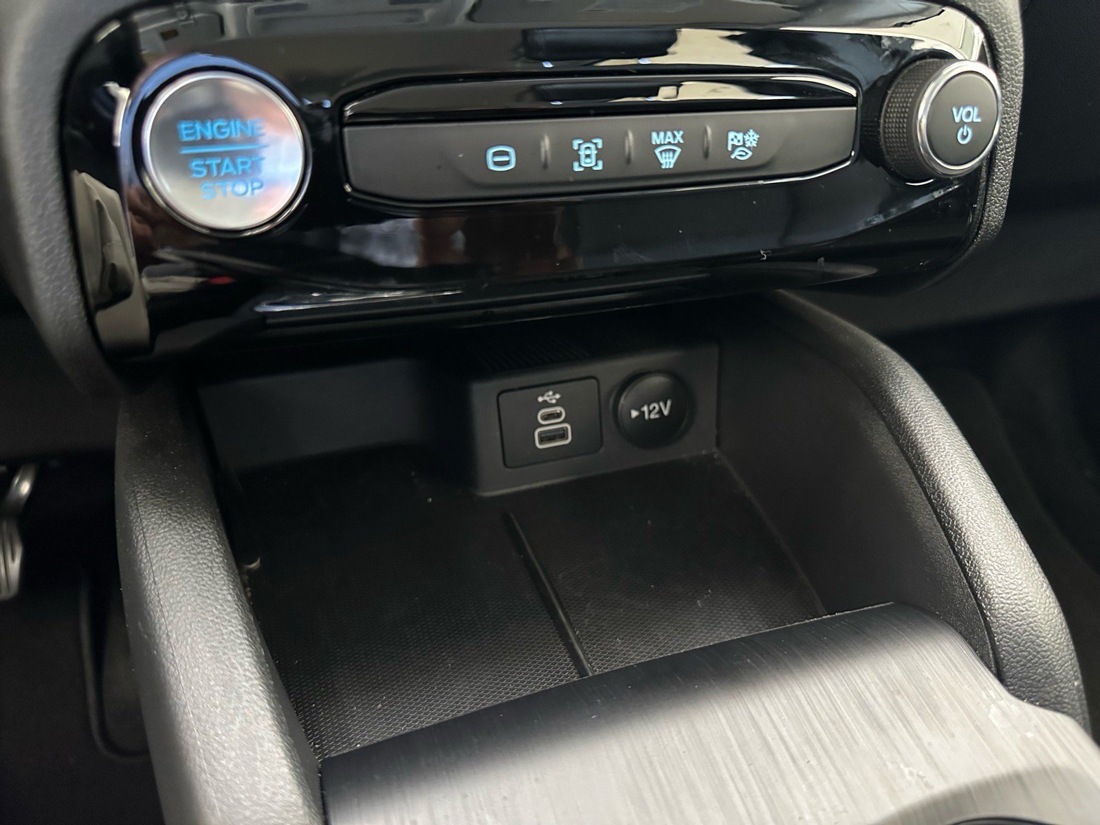 Certified 2026 Ford Escape SE FWD image 29