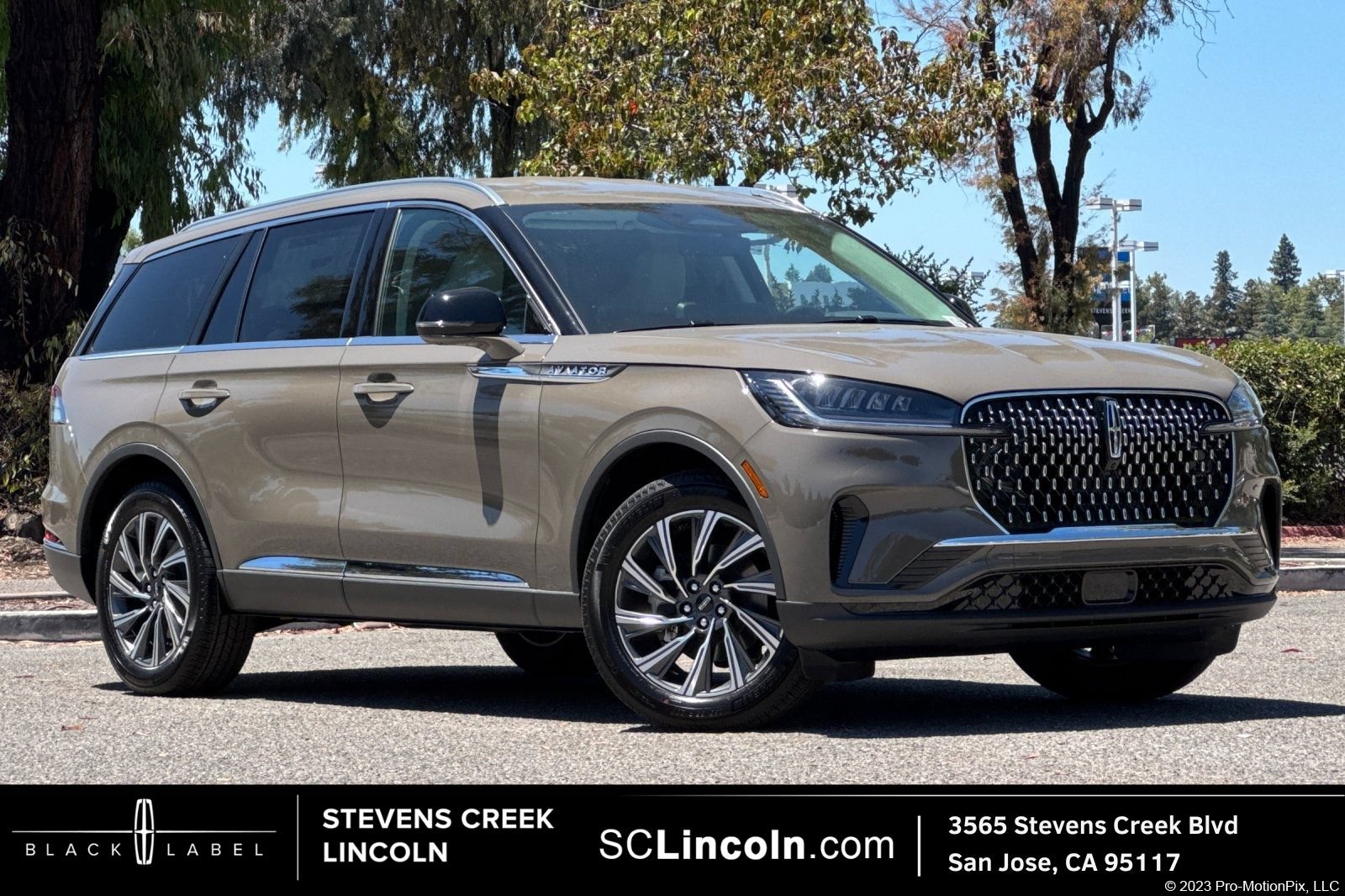 New 2026 Lincoln Aviator AWD image 1