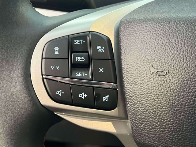 Used 2026 Ford Explorer Active AWD/4WD image 27
