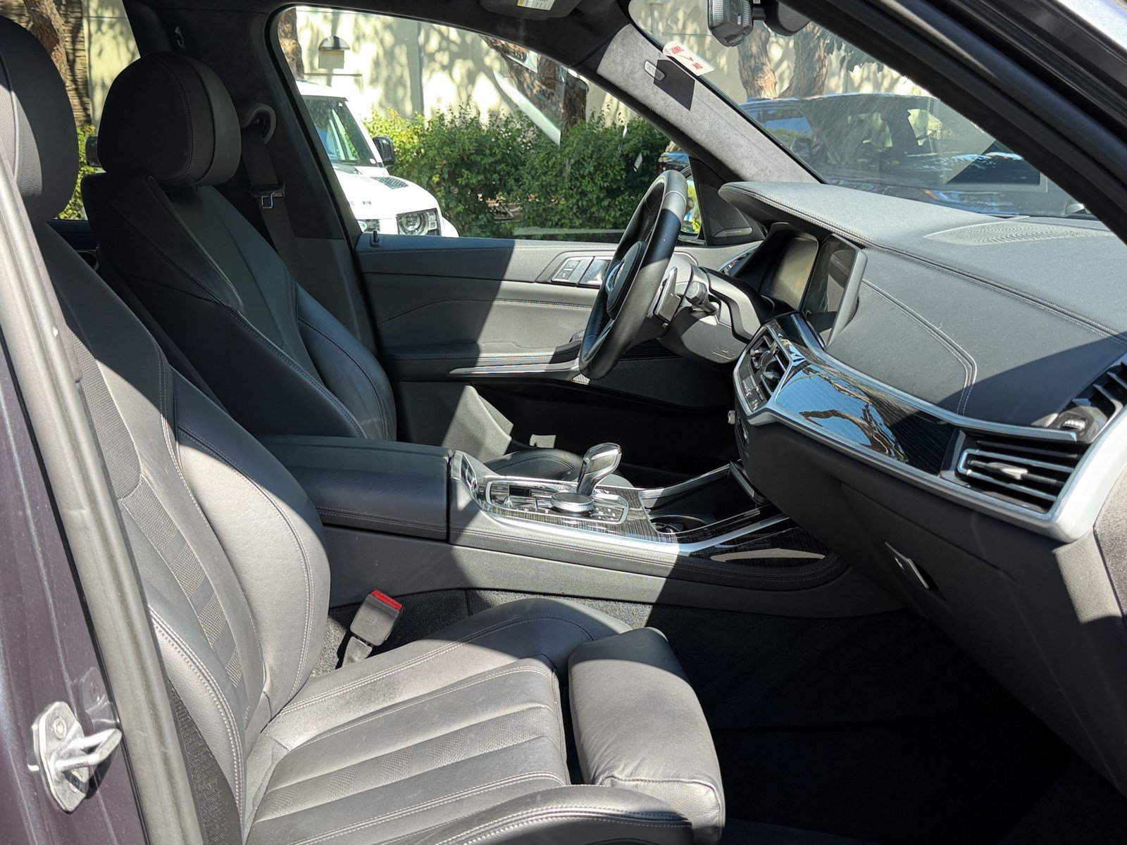 Used 2020 BMW X7 xDrive40i w/ M Sport Package AWD/4WD image 24