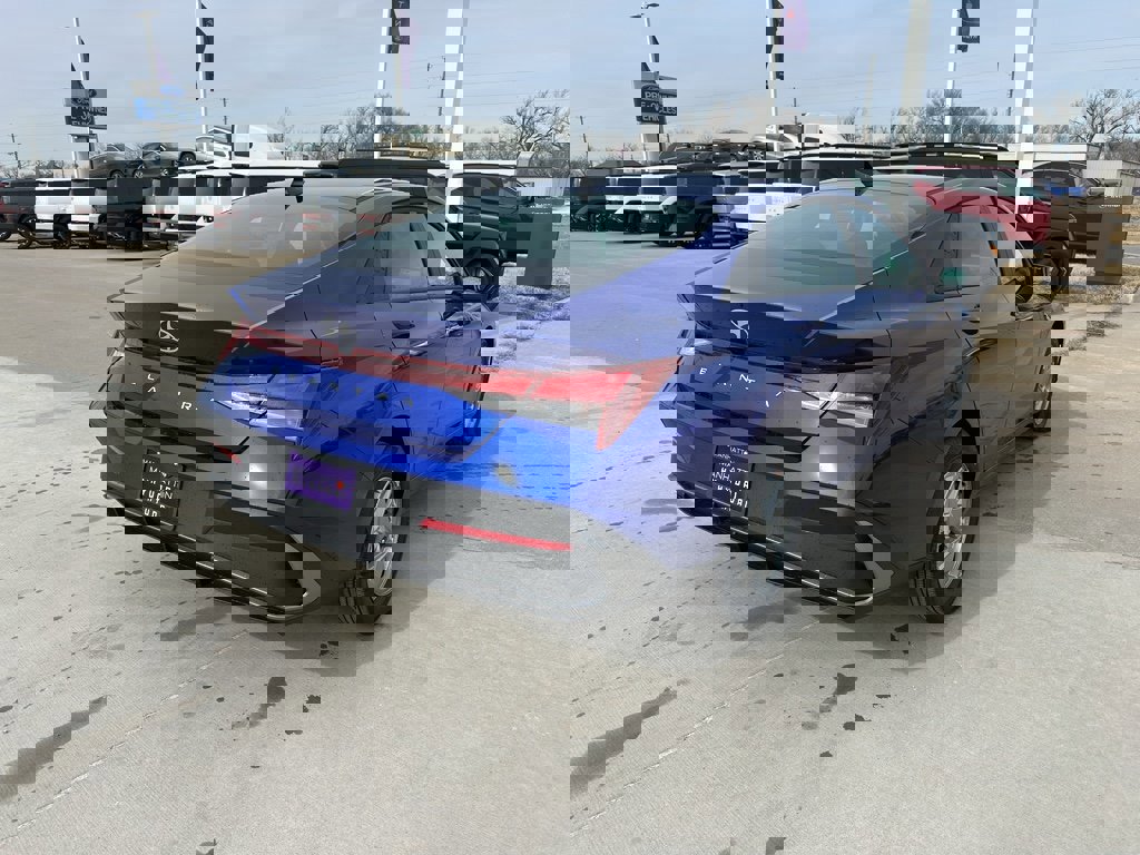 New 2026 Hyundai Elantra SE image 5