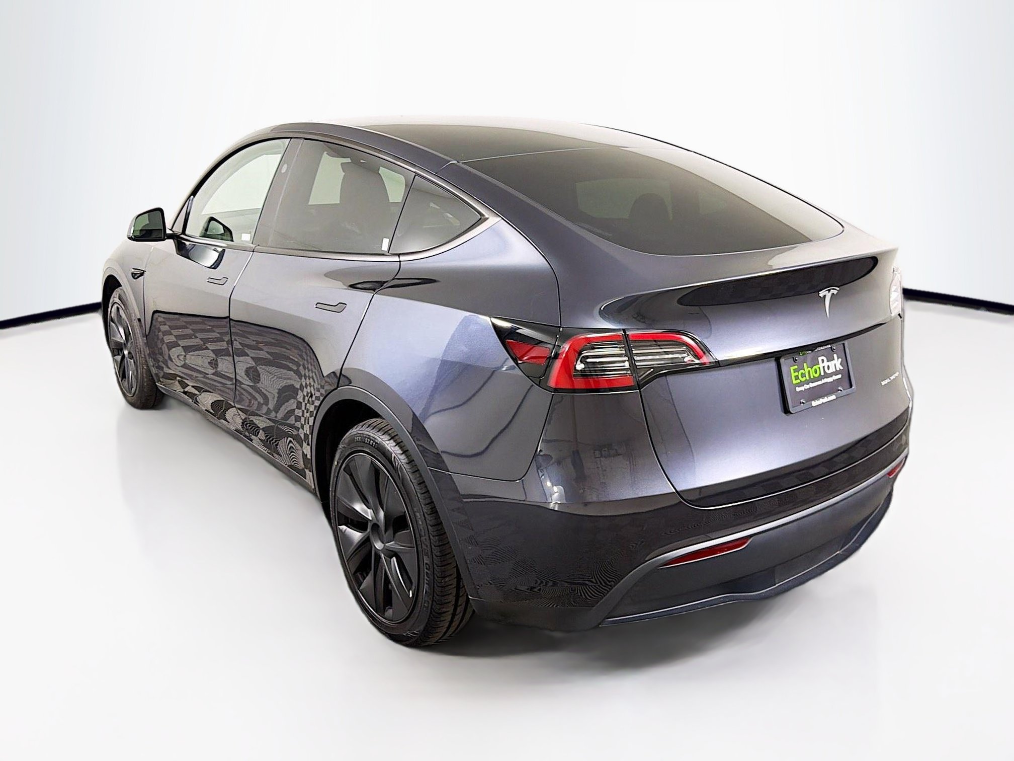 Used 2024 Tesla Model Y Long Range AWD/4WD image 5