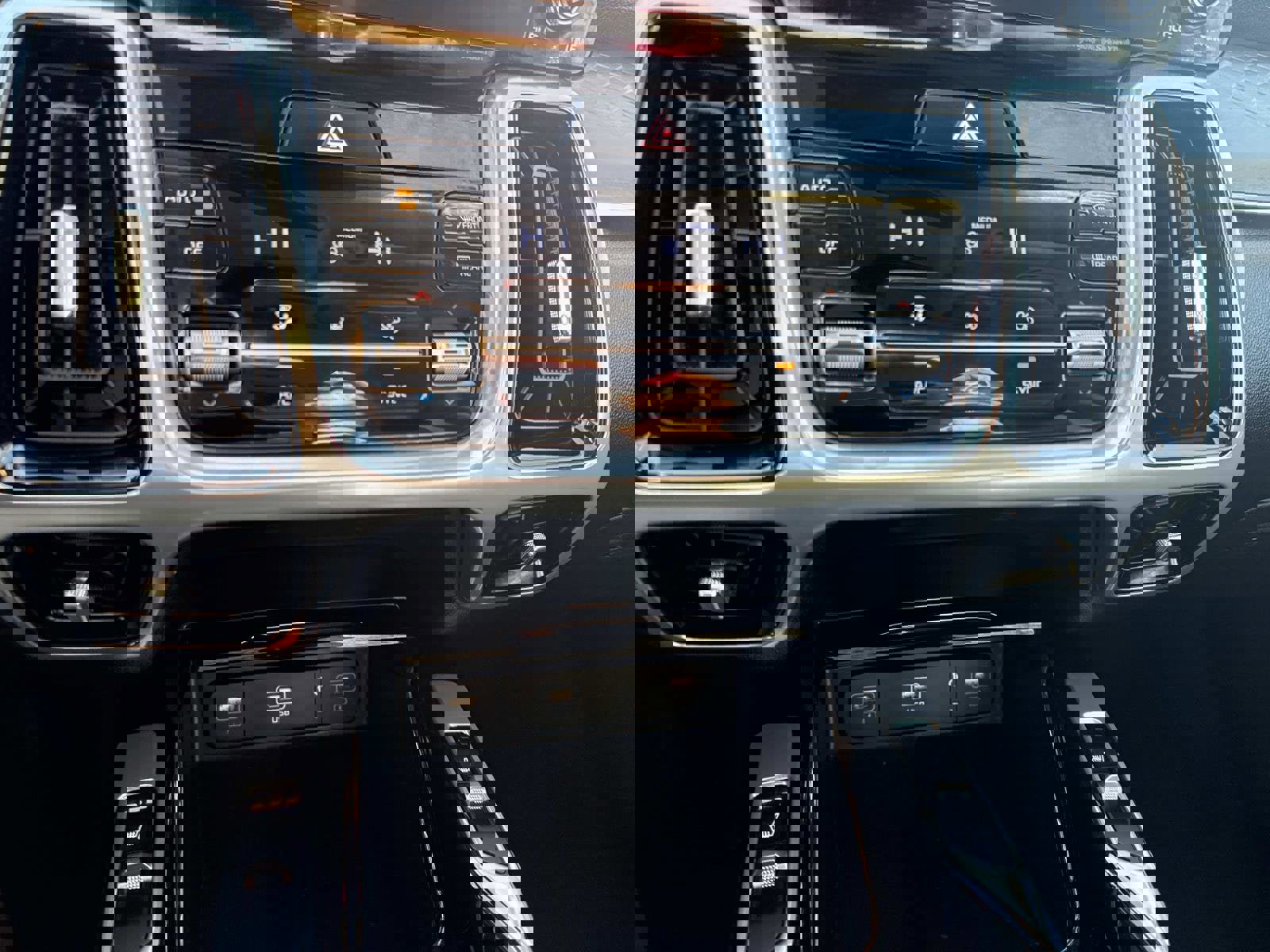 Used 2023 Kia Sorento SX image 27