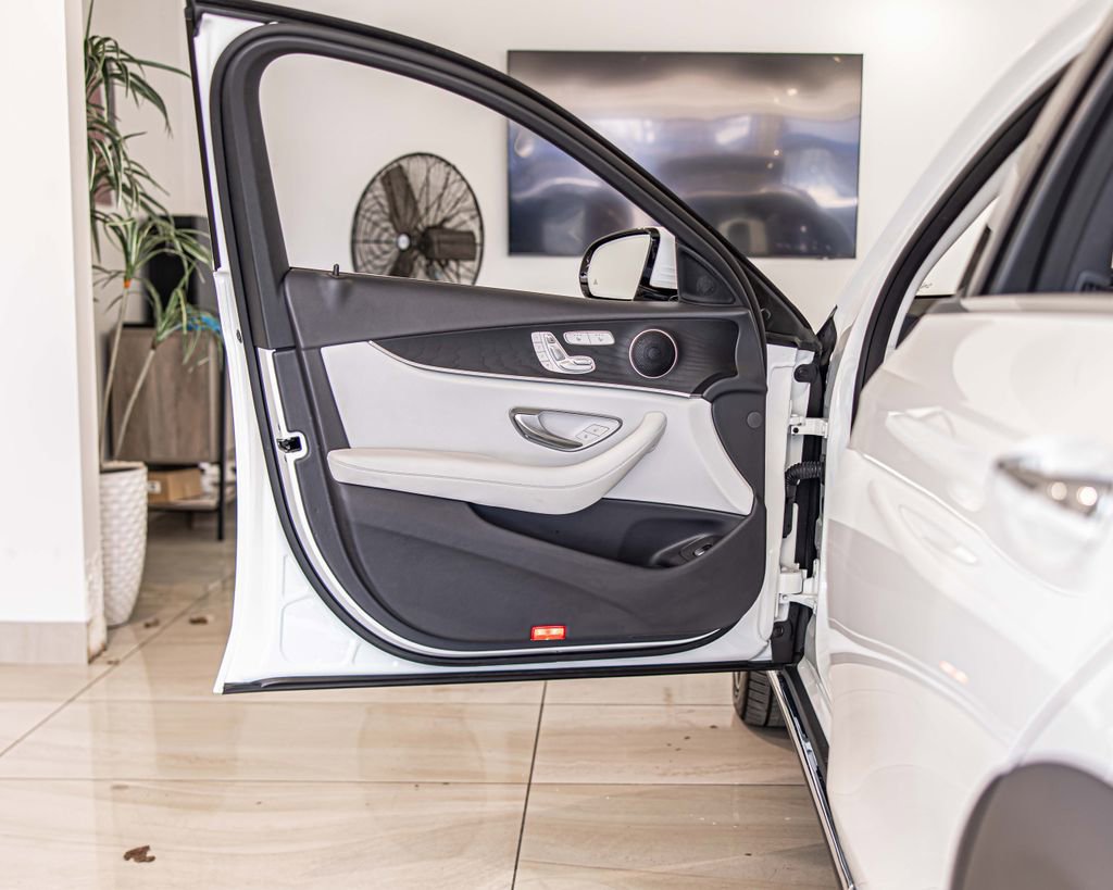 Used 2022 Mercedes-Benz E 450 4MATIC All-Terrain Wagon image 28