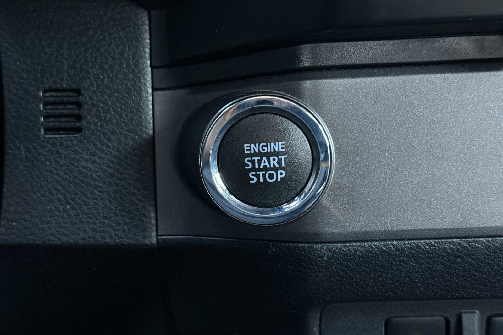 Used 2021 Toyota Tacoma TRD Sport w/ Technology Package image 20