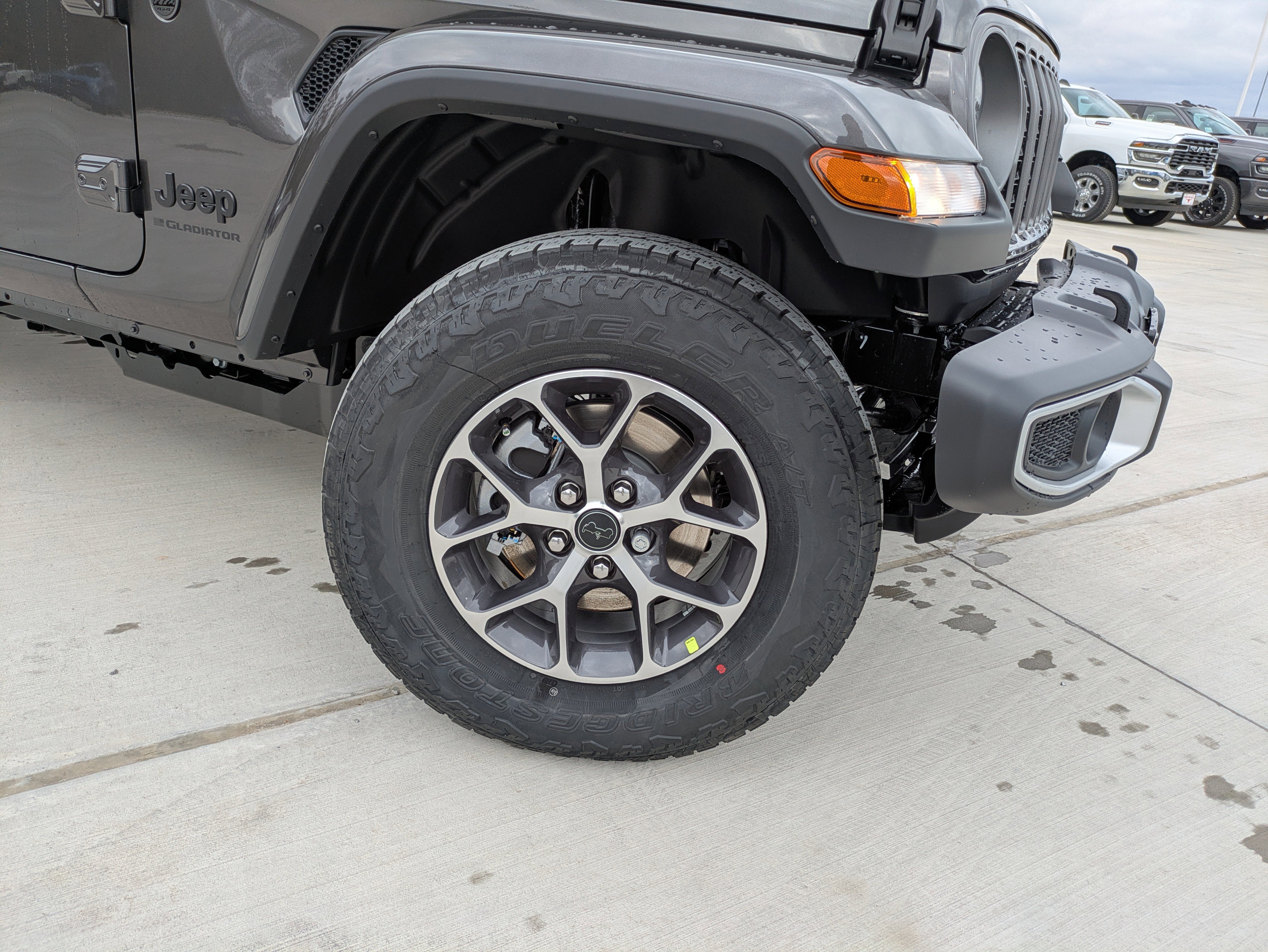 New 2026 Jeep Gladiator Sport AWD/4WD image 10