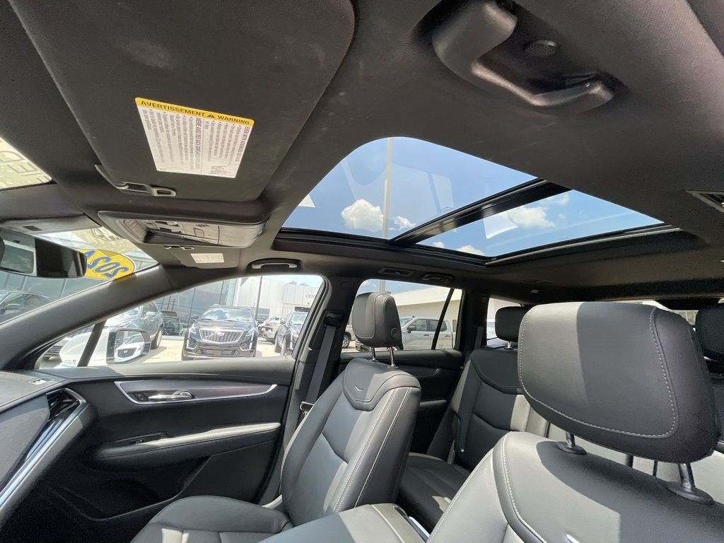 Certified 2024 Cadillac XT6 Luxury FWD image 16